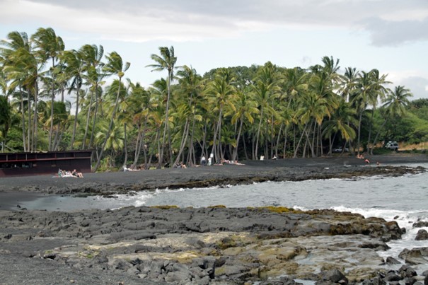 Au cœur de la Martinique : découvrons pourquoi son sable est noir